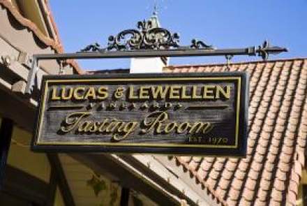 Lucas and Lewellen Tasting Room